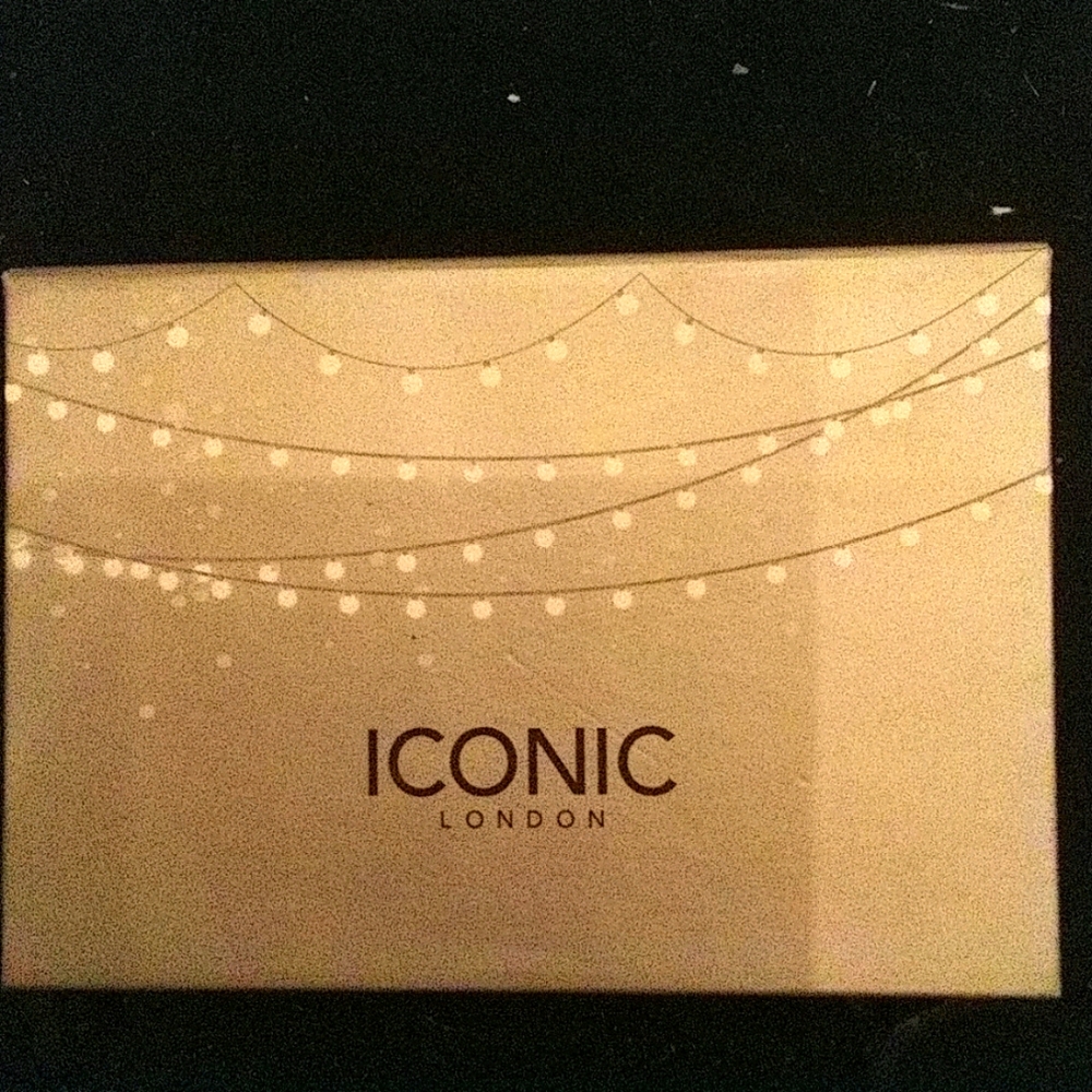 Iconic London Pallet